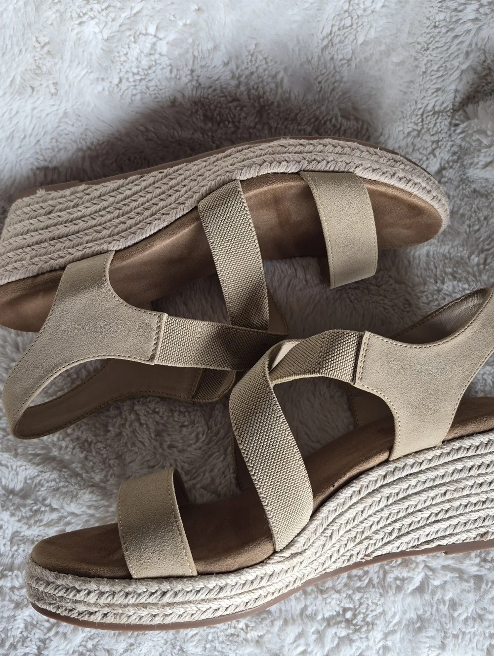 Wedge Criss Cross Stretch Low Sandals Womens Sz 10W Neutral Tan Minimalist - Picture 2 of 8